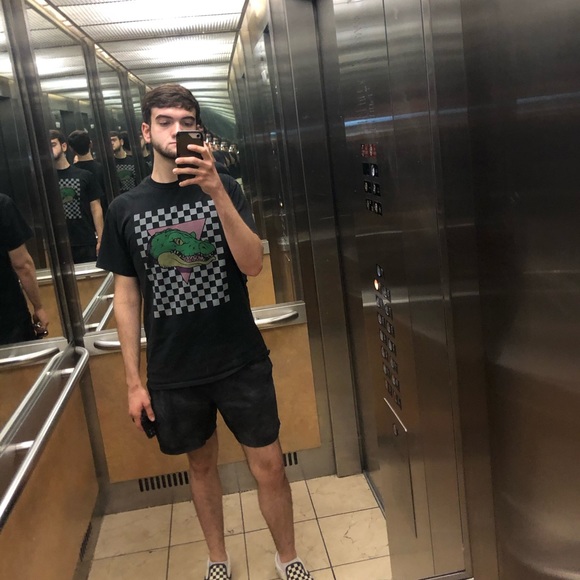 Meet your Posher, Daniel - Picture 3 of 5